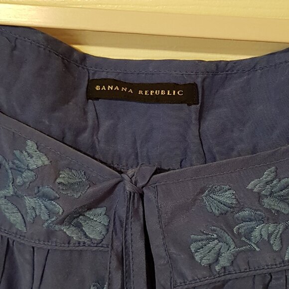 Banana Republic Women's Swing Embroidered Top ~ Size XL ~ Blue ~ GUC ~ - Picture 3 of 4